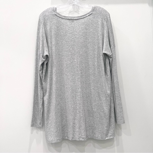 VINCE Luxe soft stretchy V neck - Picture 6 of 6